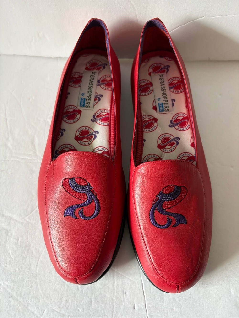 Red Hat Society Keds Grasshoppers Size 7 M Leather Slip On Embroidered Shoes